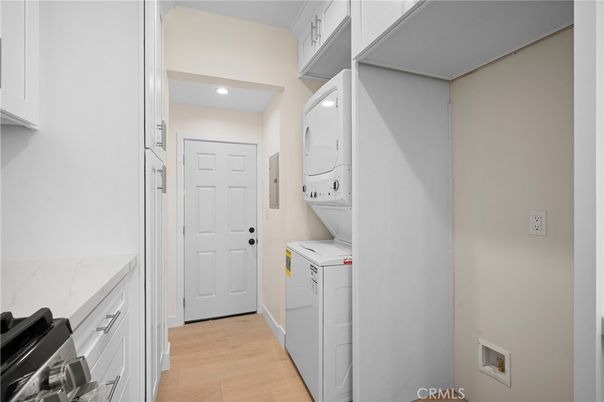 Interior, Recessed Lighting, Utility Closets, Washer, Wood Texture Flooring