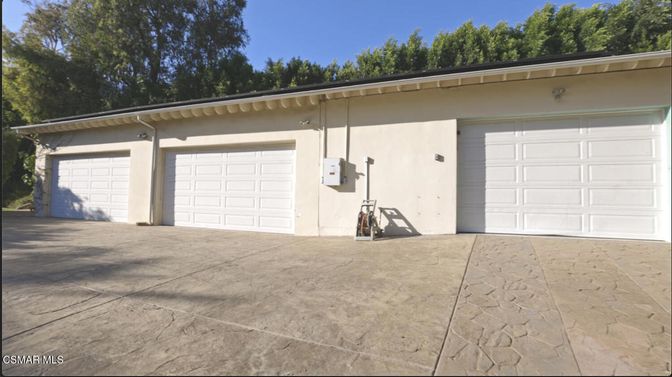 Detached Garage, Exterior