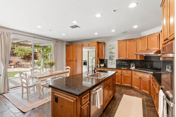 Dining room, Interior, Kitchen, Recessed Lighting, Stainless Steel Appliances