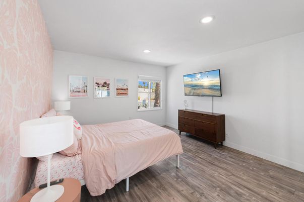 Bedroom, Interior, Recessed Lighting, Wood Texture Flooring