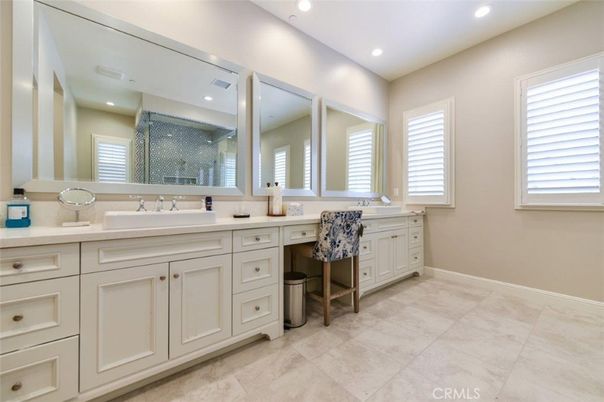 Bathroom, Dual Sink Vanities, Interior, Recessed Lighting