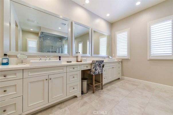 Bathroom, Dual Sink Vanities, Interior, Recessed Lighting
