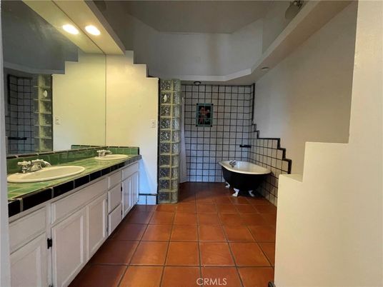 Bathroom, Dual Sink Vanities, Free Standing Baths, Interior, Recessed Lighting