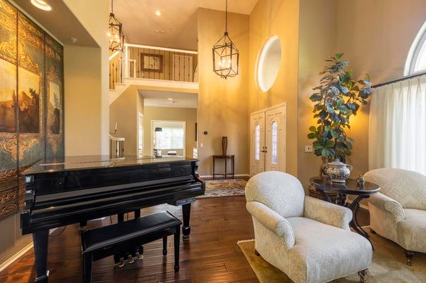 Interior, Pendant Lights, Piano, Recessed Lighting, Wood Texture Flooring