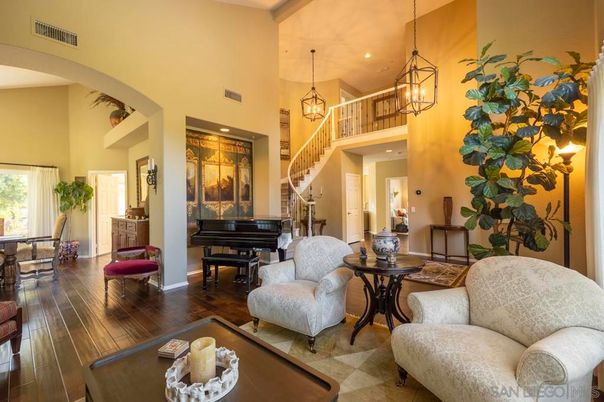 Interior, Pendant Lights, Piano, Recessed Lighting, Wood Texture Flooring