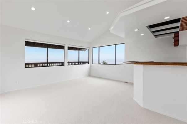 Empty room, Interior, Recessed Lighting