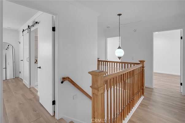 Interior, Pendant Lights, Wood Texture Flooring