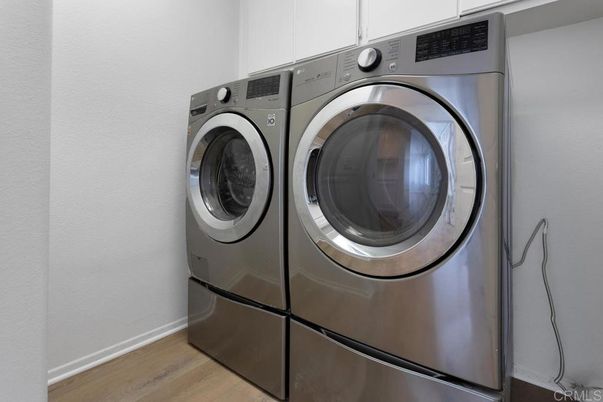 Interior, Washer, Wood Texture Flooring