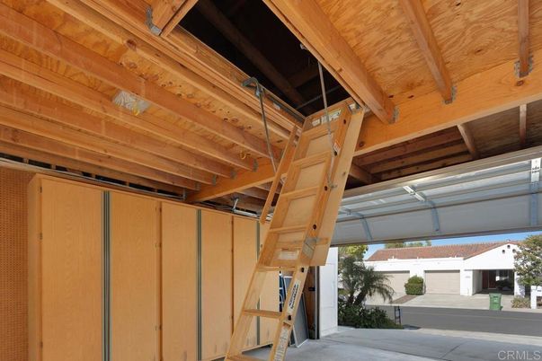 Exterior, Wooden Beams