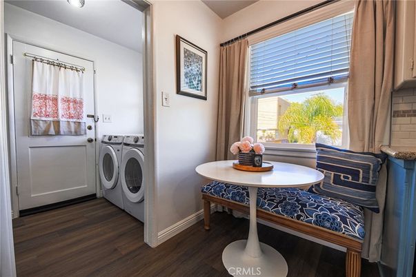 Interior, Washer, Wood Texture Flooring