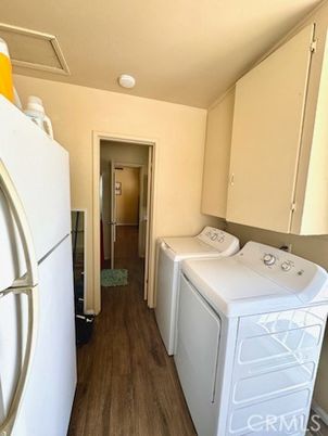 Interior, Washer, Wood Texture Flooring