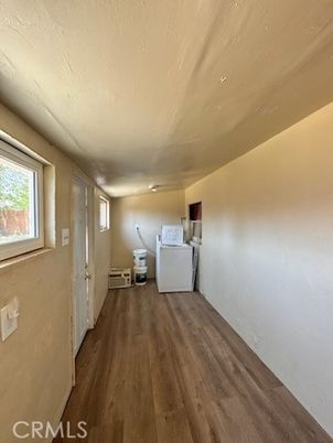 Interior, Washer, Wood Texture Flooring