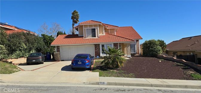 Attached, Exterior, Facade, Mediterranean