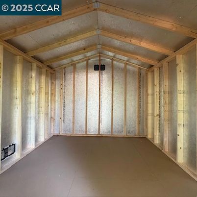Empty room, Interior, Wooden Beams, Wooden Walls
