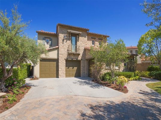 Attached, Exterior, Facade, Mediterranean