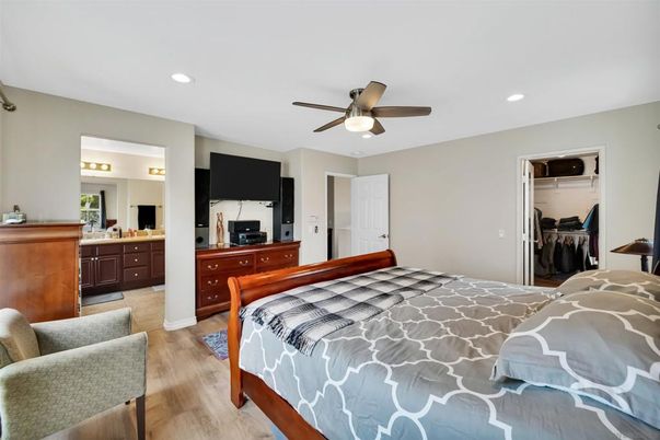 Bedroom, Interior, Recessed Lighting, Wood Texture Flooring