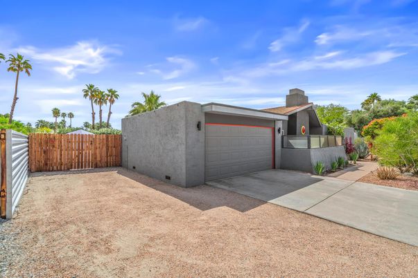 Detached Garage, Exterior