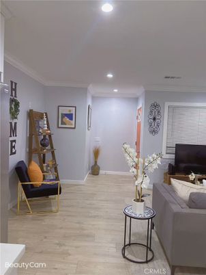 Interior, Recessed Lighting, Wood Texture Flooring