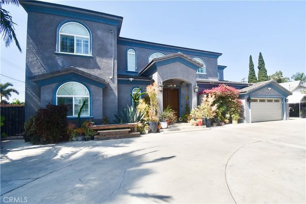 Detached Garage, Exterior, Facade, Mediterranean