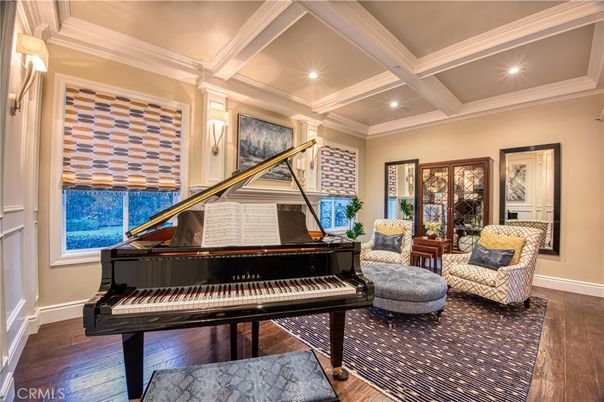 Interior, Piano, Recessed Lighting, Wood Texture Flooring