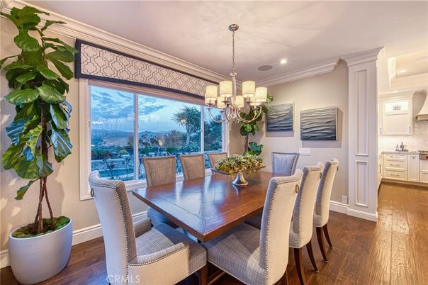 Chandelier, Dining room, Interior, Recessed Lighting, Wood Texture Flooring
