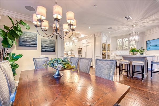 Chandelier, Dining room, Interior, Kitchen, Pendant Lights, Recessed Lighting, Wood Texture Flooring