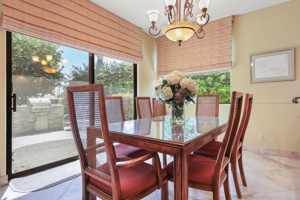Chandelier, Dining room, Interior