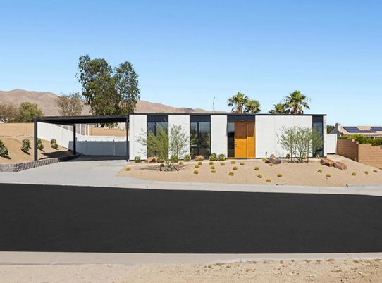 Exterior, Facade, Modern