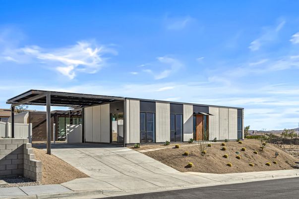 Exterior, Facade, Modern