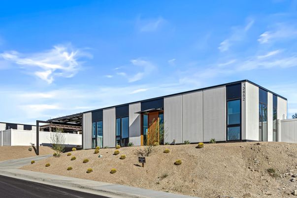 Backyard, Exterior, Facade, Modern