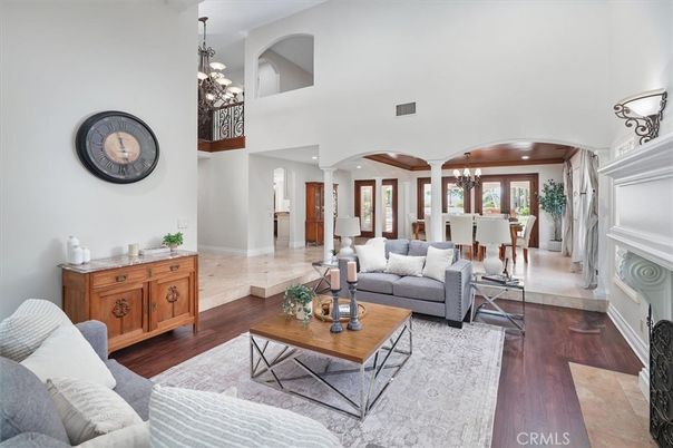 Chandelier, Dining room, Interior, Living room, Recessed Lighting, Wood Texture Flooring