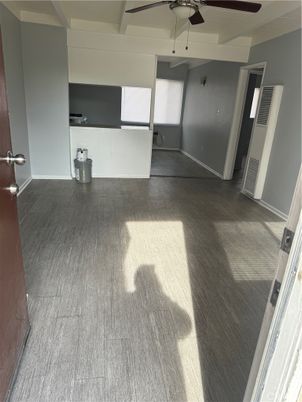 Empty room, Interior