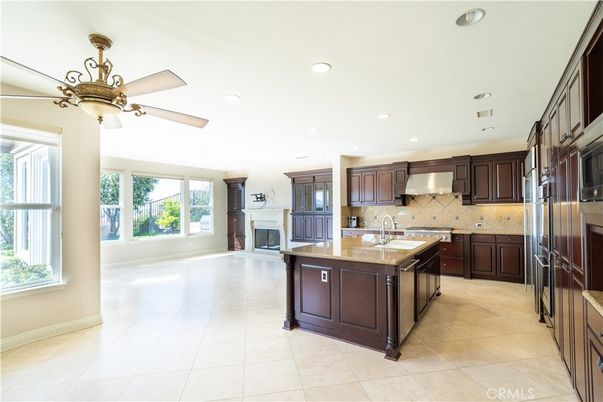Fireplace, Interior, Kitchen, Recessed Lighting