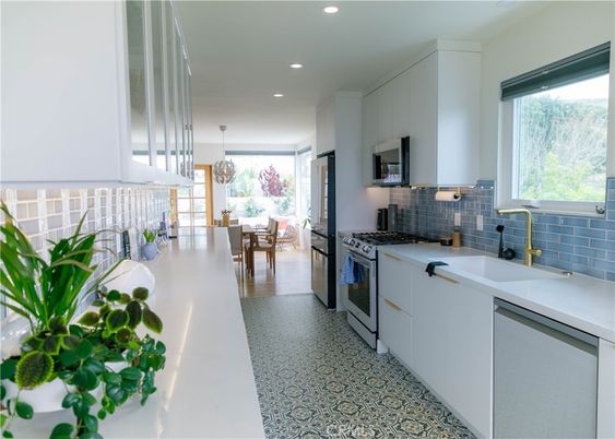 Dining room, Interior, Kitchen, Pendant Lights, Recessed Lighting