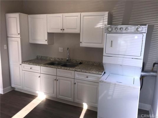 Interior, Kitchen, Washer, Wood Texture Flooring