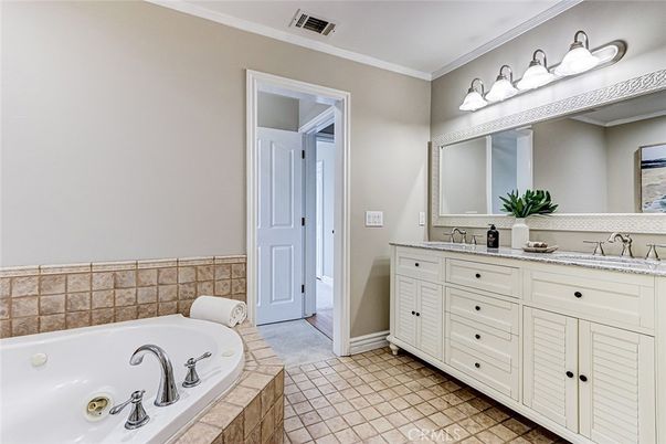 Bathroom, Dual Sink Vanities, Interior