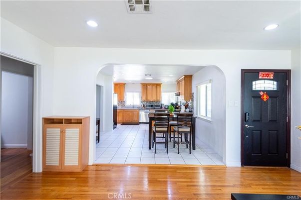 Dining room, Interior, Kitchen, Recessed Lighting, Wood Texture Flooring