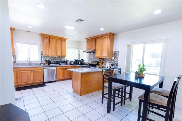 Dining room, Interior, Kitchen, Recessed Lighting, Stainless Steel Appliances