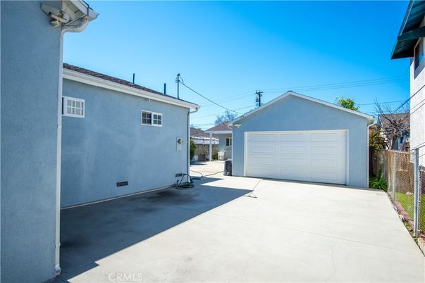 Detached Garage, Exterior