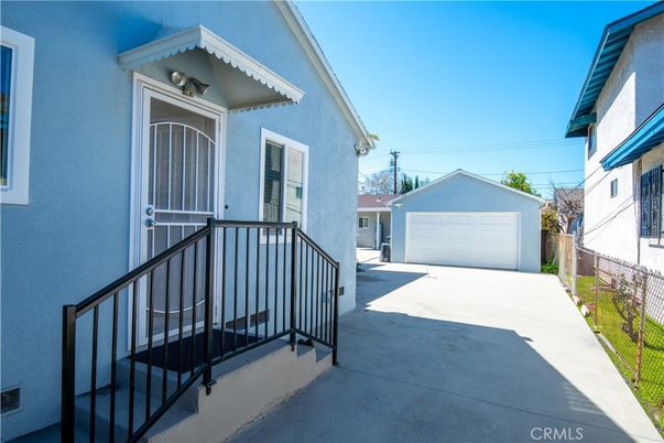 Detached Garage, Exterior