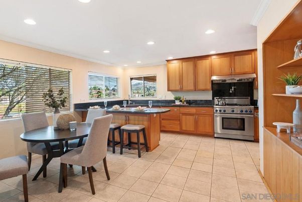 Dining room, Interior, Kitchen, Recessed Lighting, Stainless Steel Appliances
