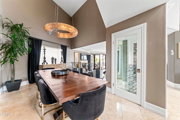 Chandelier, Dining room, Interior, Pendant Lights