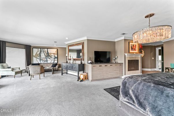 Chandelier, Fireplace, Interior, Recessed Lighting
