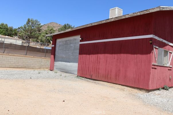 Detached Garage, Exterior