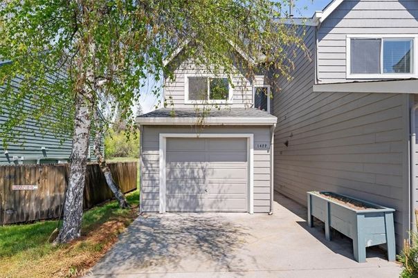 Detached Garage, Exterior