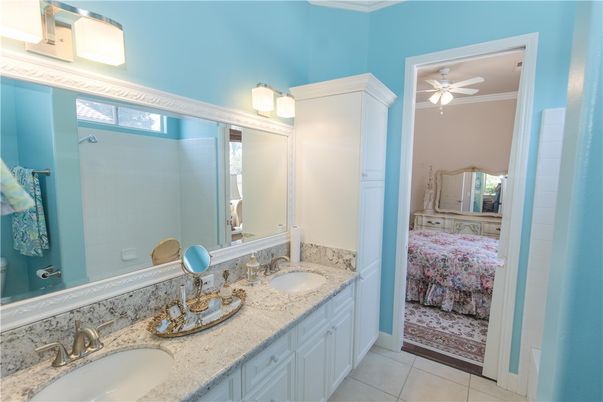 Bathroom, Bedroom, Dual Sink Vanities, Interior