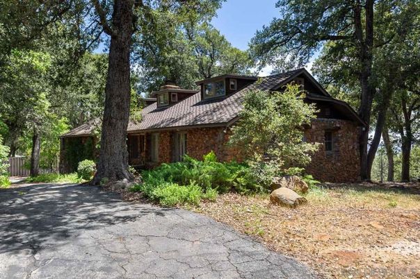 Exterior, Facade, Brick Facade, Log Home