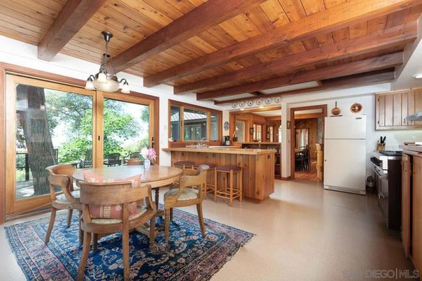 Dining room, Interior, Kitchen, Pendant Lights, Wooden Beams, Wooden Ceilings