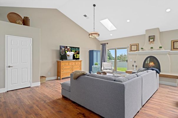 Fireplace, Interior, Living room, Pendant Lights, Recessed Lighting, Wood Texture Flooring