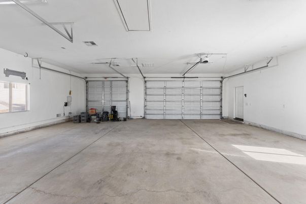 Garage, Interior